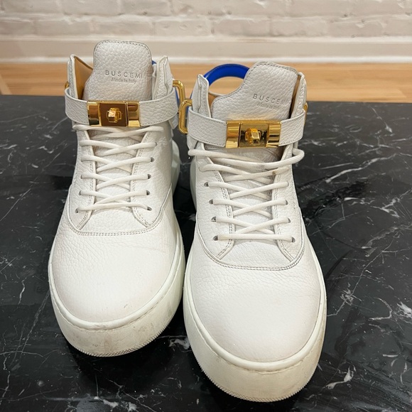 Hand crafted in Italy, the iconic 100MM High Top sneaker